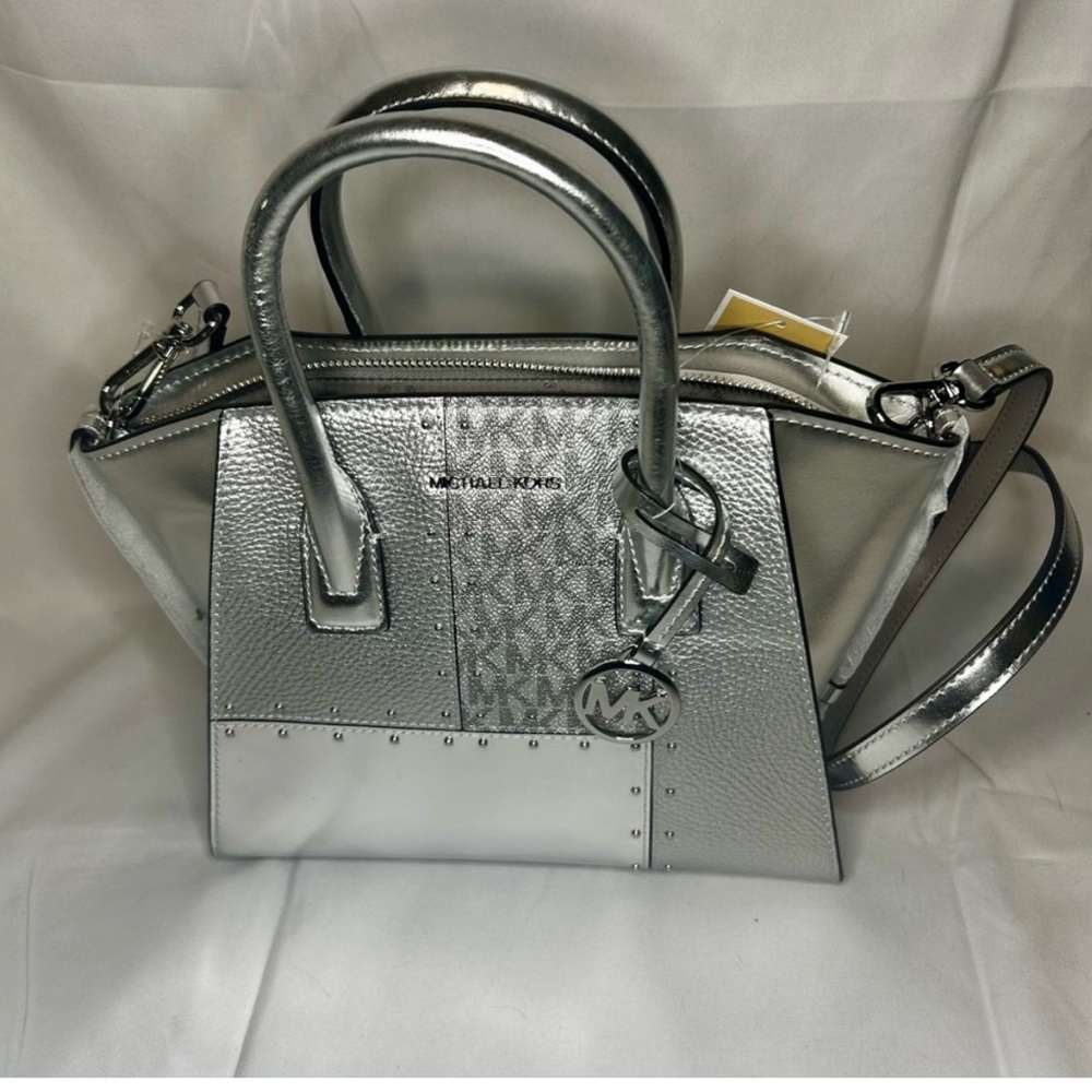 Michael Kors Silver
Patchwork 2 way ,NWT callout
